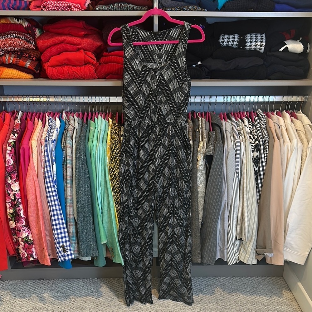 Iris black/white print sleeveless 2 pocket scoop neck jumpsuit size S
